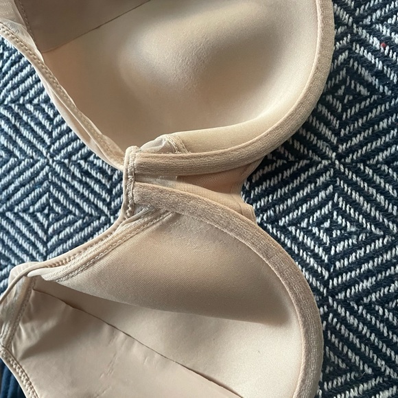 3 Bali Bras excellent condition 36dd - Picture 10 of 10